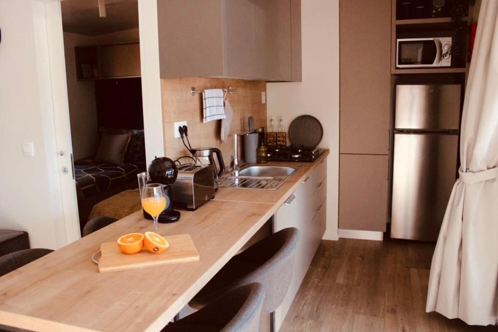 Mobile Home Peponi Del Mar, Brand New บีโอกราดนาโมรู ภายนอก รูปภาพ