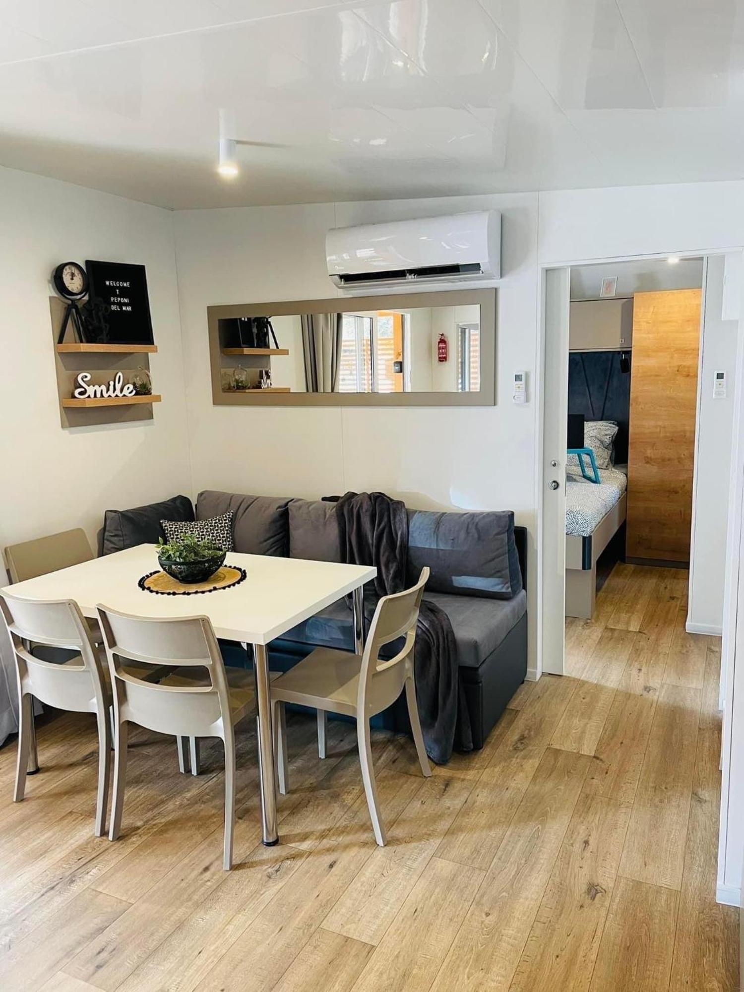 Mobile Home Peponi Del Mar, Brand New บีโอกราดนาโมรู ภายนอก รูปภาพ