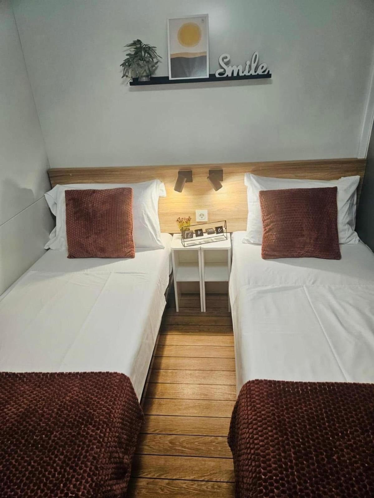 Mobile Home Peponi Del Mar, Brand New บีโอกราดนาโมรู ภายนอก รูปภาพ