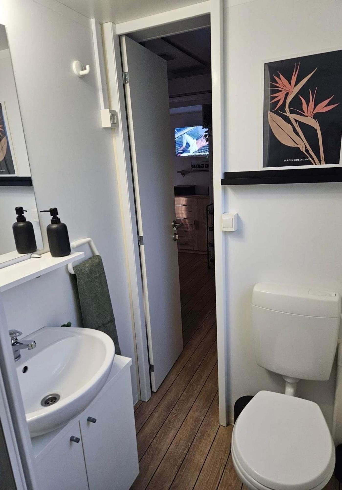 Mobile Home Peponi Del Mar, Brand New บีโอกราดนาโมรู ภายนอก รูปภาพ